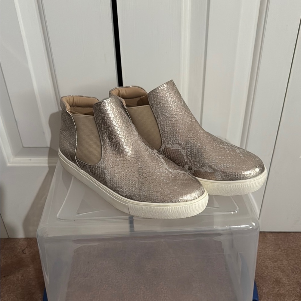 Women’s Snake Booties